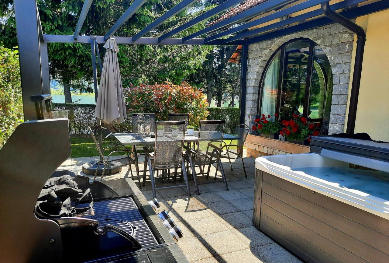 Spacious Apartment "Ana" On Lake Sabljaci オグリン エクステリア 写真
