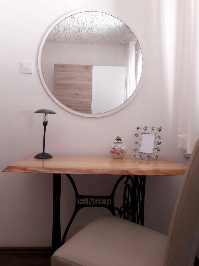 Spacious Apartment "Ana" On Lake Sabljaci オグリン エクステリア 写真