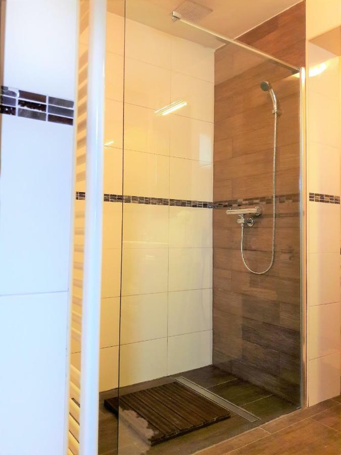 Spacious Apartment "Ana" On Lake Sabljaci オグリン エクステリア 写真